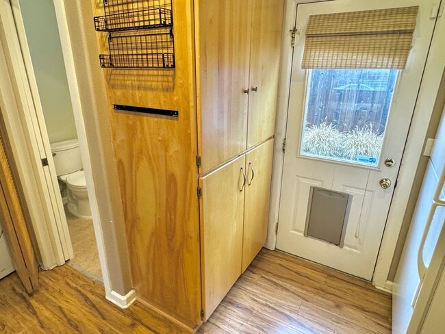 Building Photo - Boise Neighborhood 2-Story with A/C, Attached Garage, Fenced Backyard