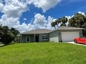 Building Photo - Newer construction home in North Port