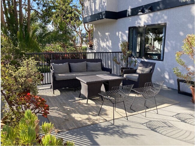 Shared Patio - 1802 20th St