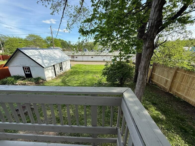Building Photo - 415 9th Ave