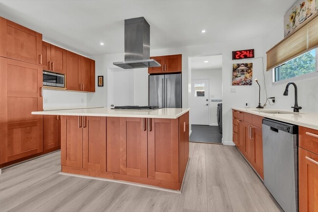 Building Photo - 6415 W 87th St