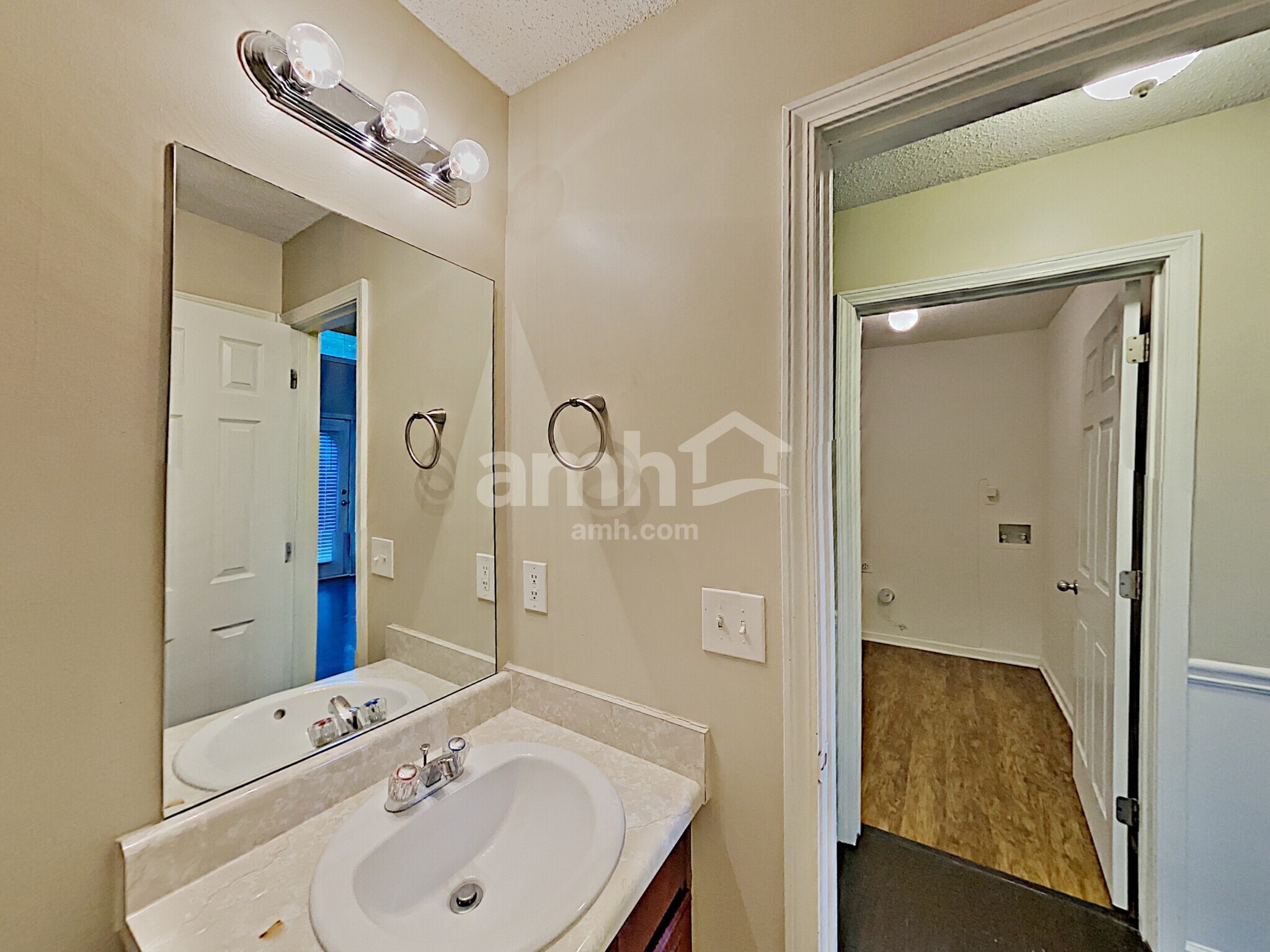 Building Photo - 104 MacBeth Dr