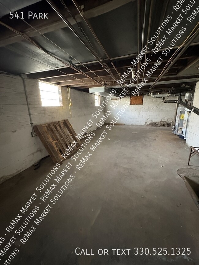 Building Photo - 541 Park-