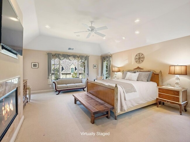 Building Photo - 1526 Hillview Dr