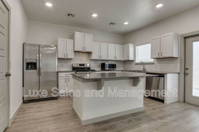 Building Photo - 7907 NW 135th Terrace