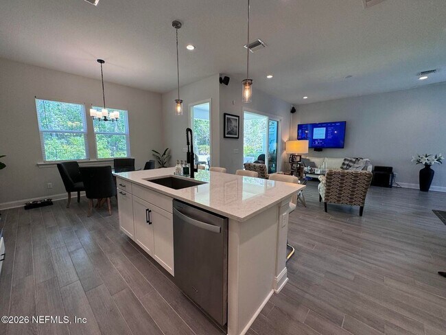 Building Photo - 128 Zephyr Dr