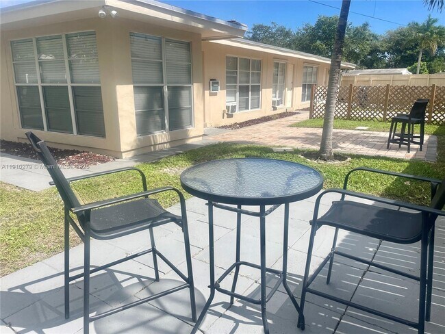 Building Photo - 1505 NE 15th Ave