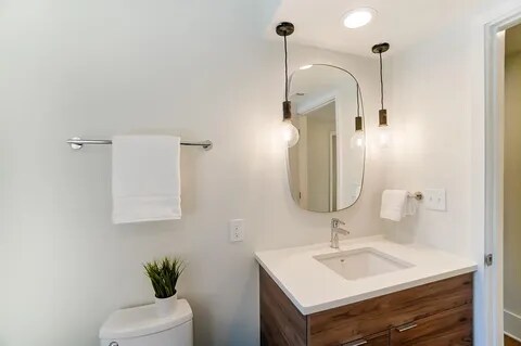 Building Photo - 33 E Court St