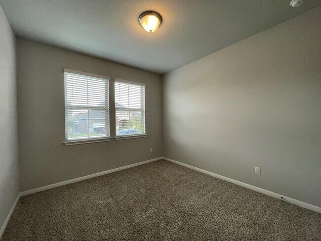 Building Photo - 1029 Kerrwood Wy