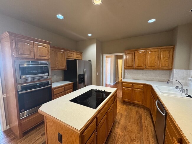 Building Photo - BIXBY - 4 Bedroom, 2.5 baths, 2 car garage...