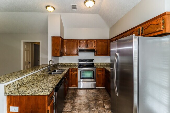 Building Photo - 7001 Bellevue Trce