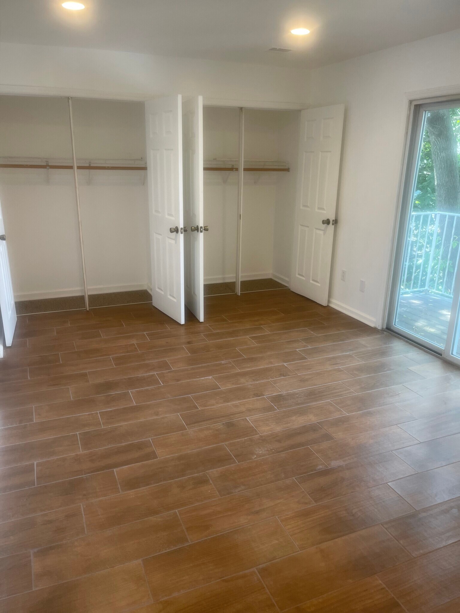 Building Photo - 335 Claremont Ave