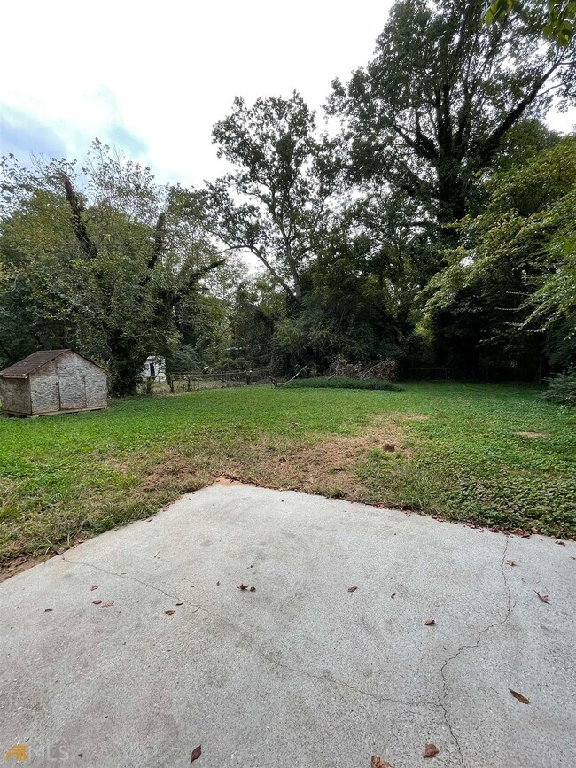 Building Photo - 1808 Meadowglades Dr