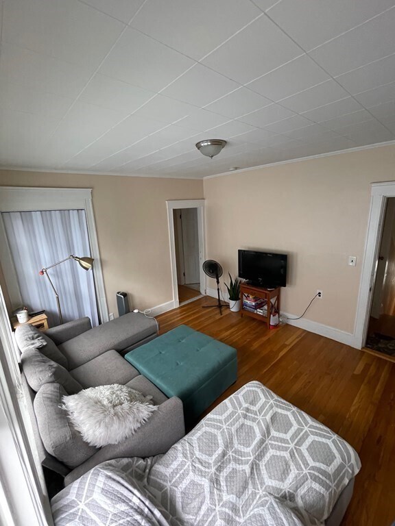 Building Photo - 723 Bennington St