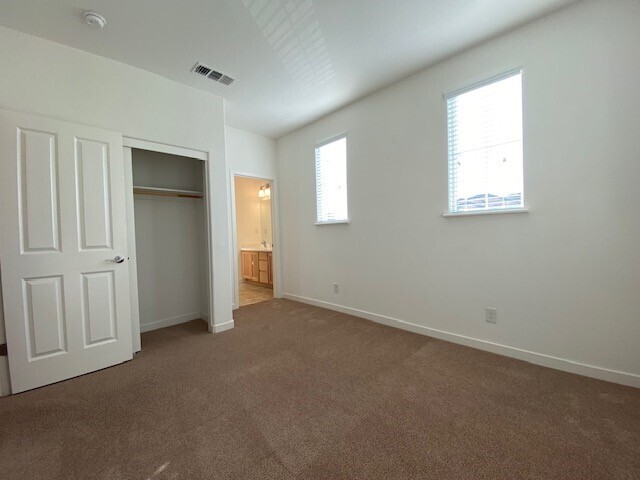 Building Photo - Beautiful New Home For Rent in Roseville!