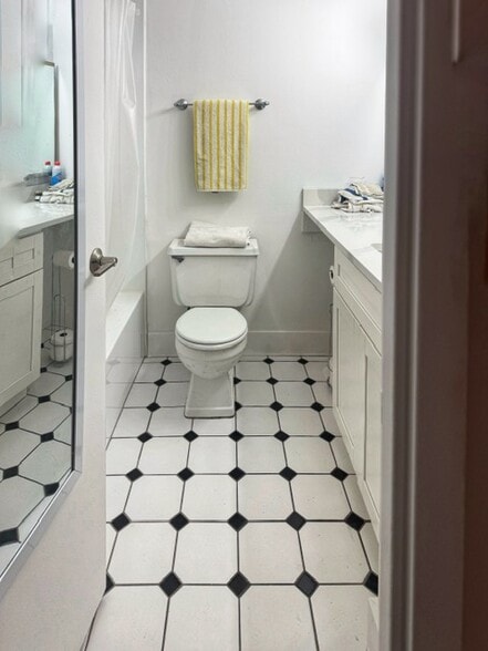 Bathroom - 1636 N Wells St