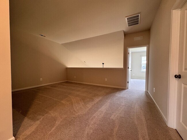 Building Photo - 3672 Isaac Cir