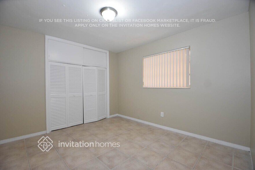 Building Photo - 1307 N 46th Ave