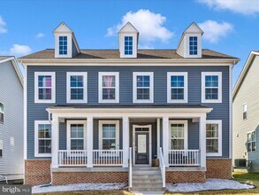 Building Photo - 1807 Fairway Ln