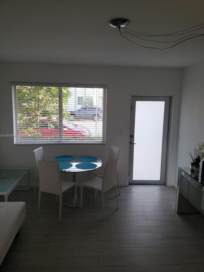 Building Photo - 1601 Meridian Ave