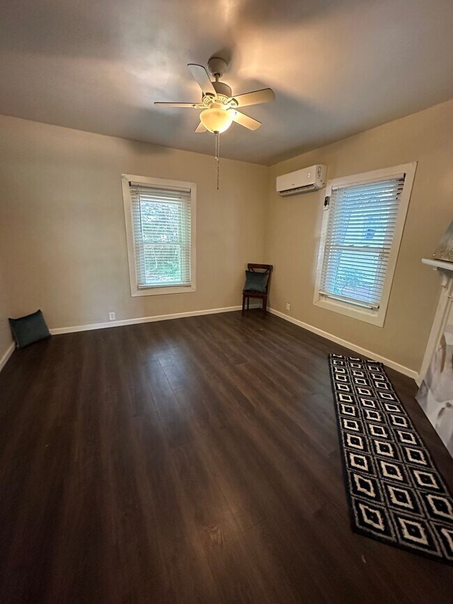 Building Photo - SPACIOUS 1 bed House! DEPOSIT-FREE Renting...