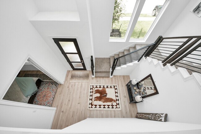 Building Photo - 21130 Almaco Dr