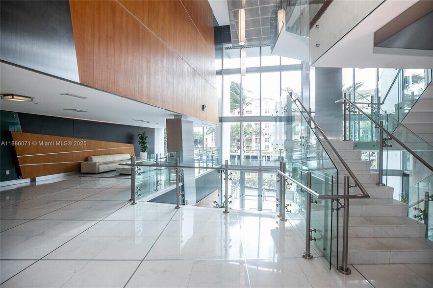 Building Photo - 2950 NE 188th St