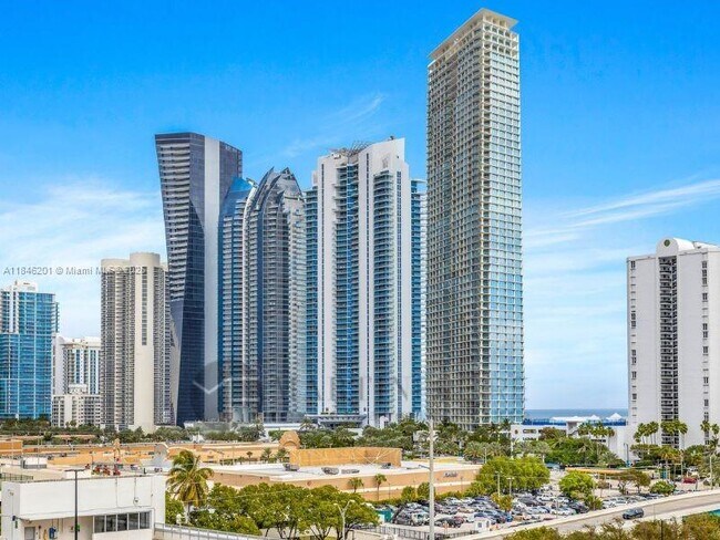 Building Photo - 300 Sunny Isles Blvd