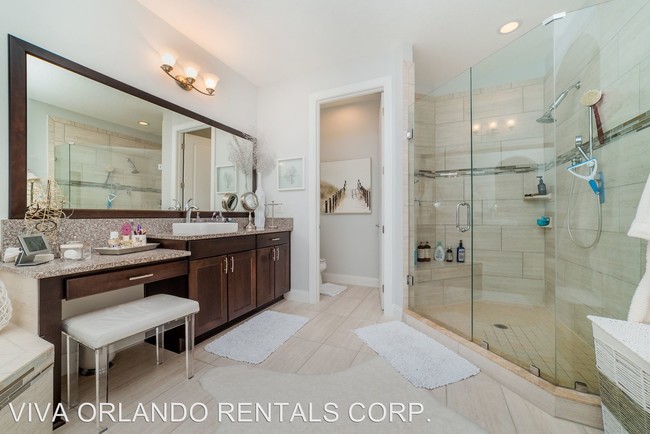 Building Photo - 10793 Royal Cypress Way