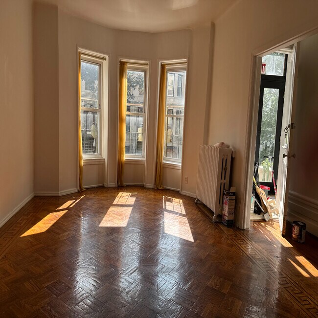 Building Photo - 10 Parkside Ct