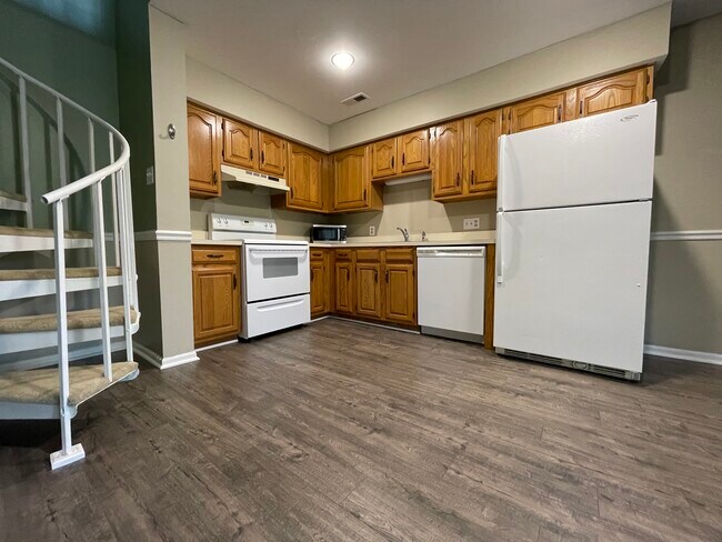 Kitchen - 35 Summit Ct