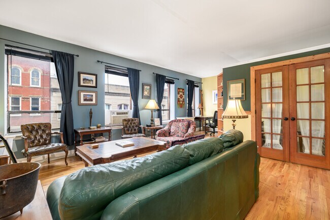 Building Photo - 94 Washington St