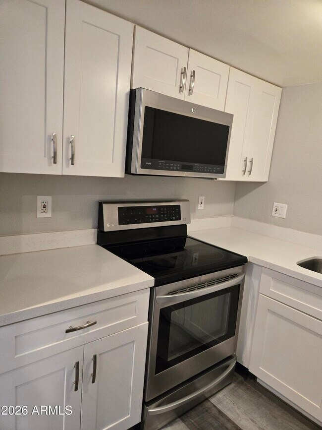 Building Photo - 2674 N 43rd Ave