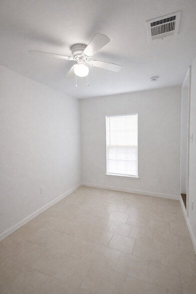 Building Photo - 916 Parkway Dr