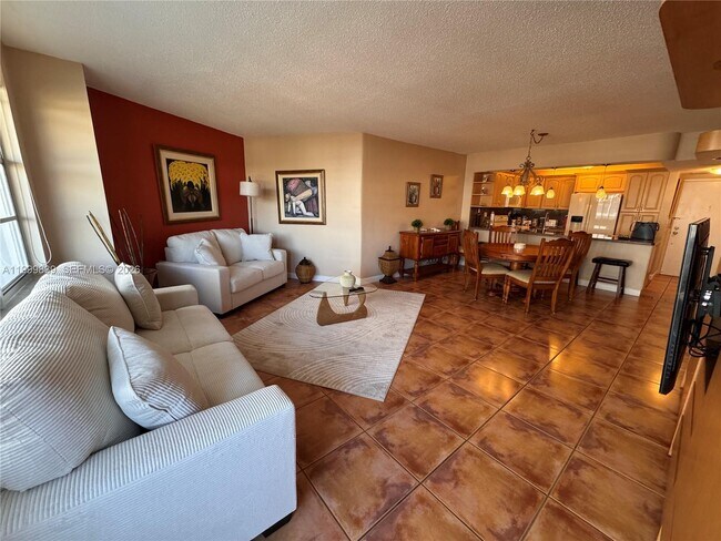 Building Photo - 3725 S Ocean Dr