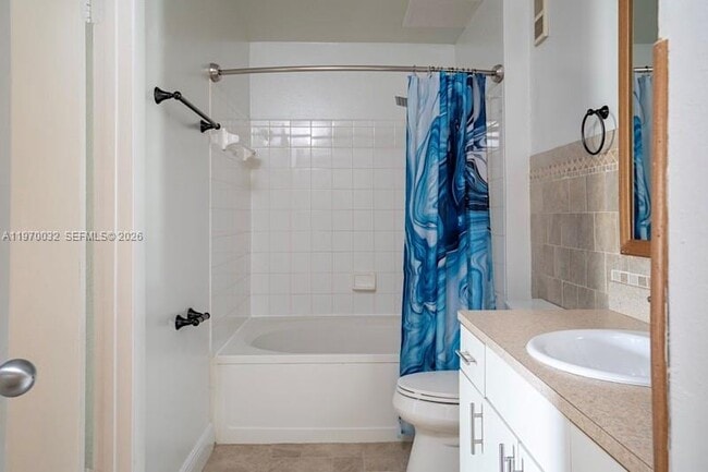 Building Photo - 4847 Via Palm Lakes