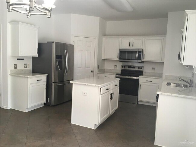 Building Photo - 3618 Wolf Dr