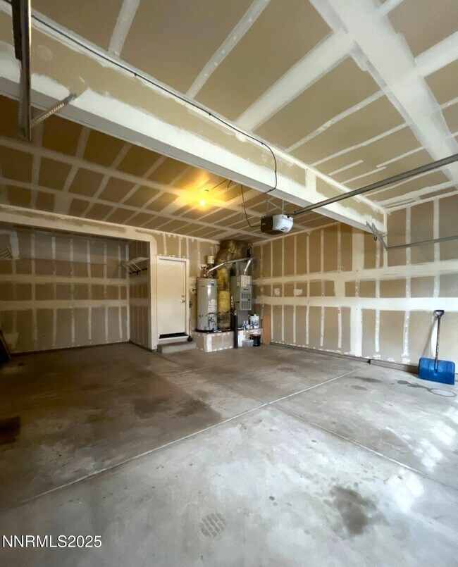 Building Photo - 1998 Amber Leaf Ct
