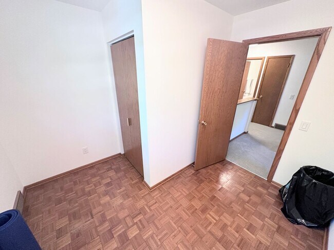 Building Photo - Kleisinger Duplex