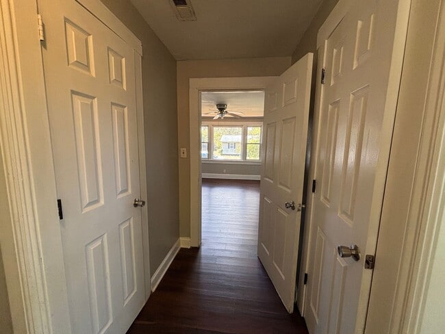 Building Photo - 716 Wilson Rd