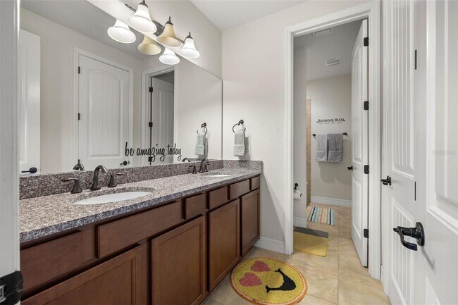 Building Photo - 18754 Birchwood Groves Dr