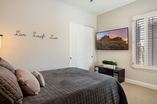 Building Photo - Stunning UPGRADED Furnished Home in Chandler!!!