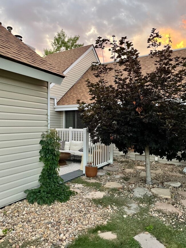 Building Photo - Spacious 2bed/2bath Condo in Aurora