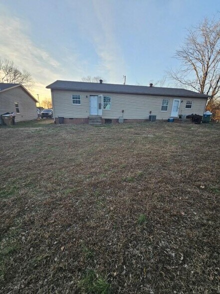 Building Photo - 248 Wessington Pl