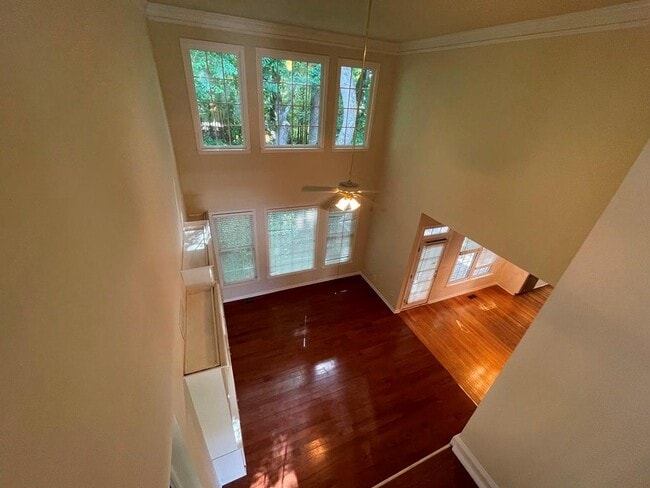 Building Photo - 400 Park Creek Dr