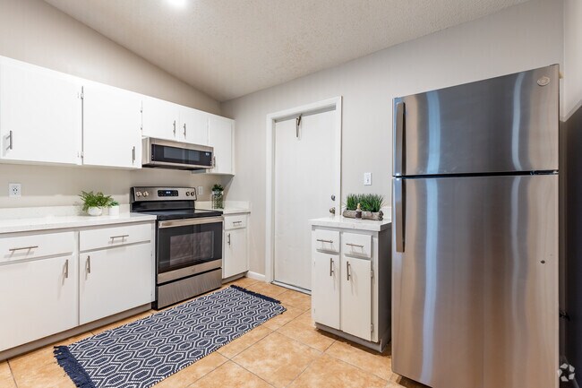 2 BR, 1 BA - 800SF - The Rhoads Apartments | 2 Bedroom Apartments in Leesburg, FL