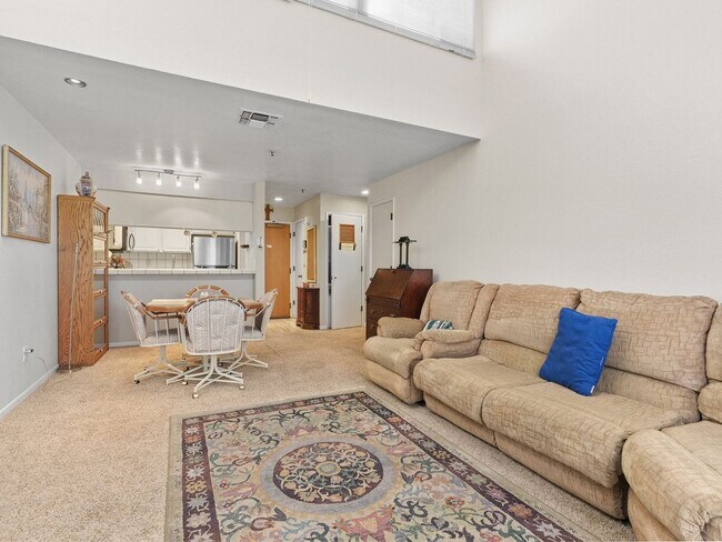 Building Photo - Unique fully furnished one bedroom condo i...