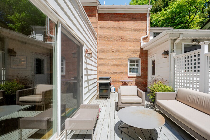 Building Photo - 4612 Sedgwick St NW