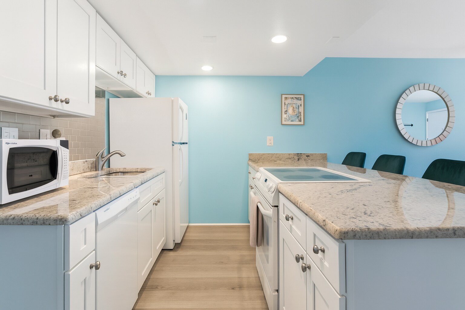 Building Photo - 645 Manhattan Plz