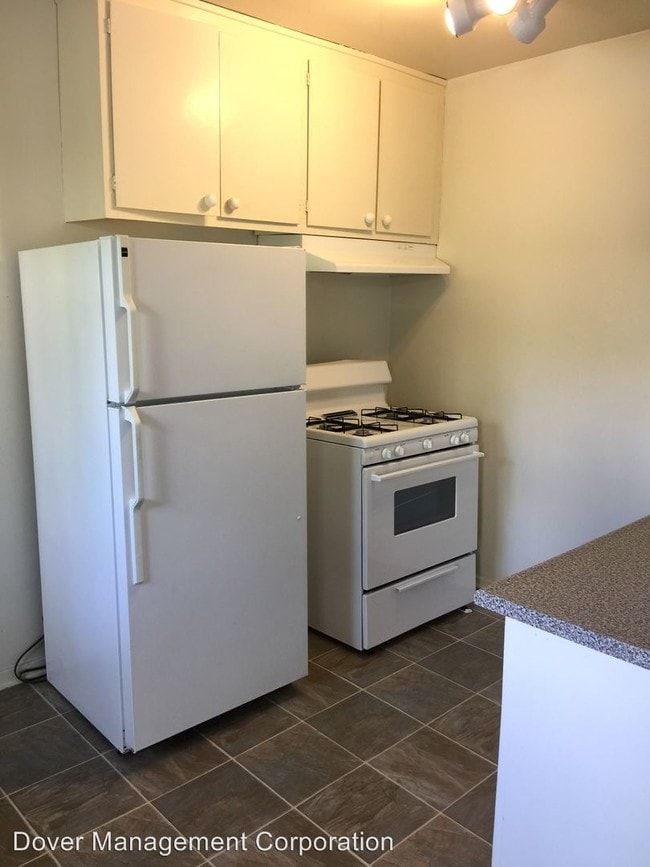 Building Photo - 2700 Ellendale Pl